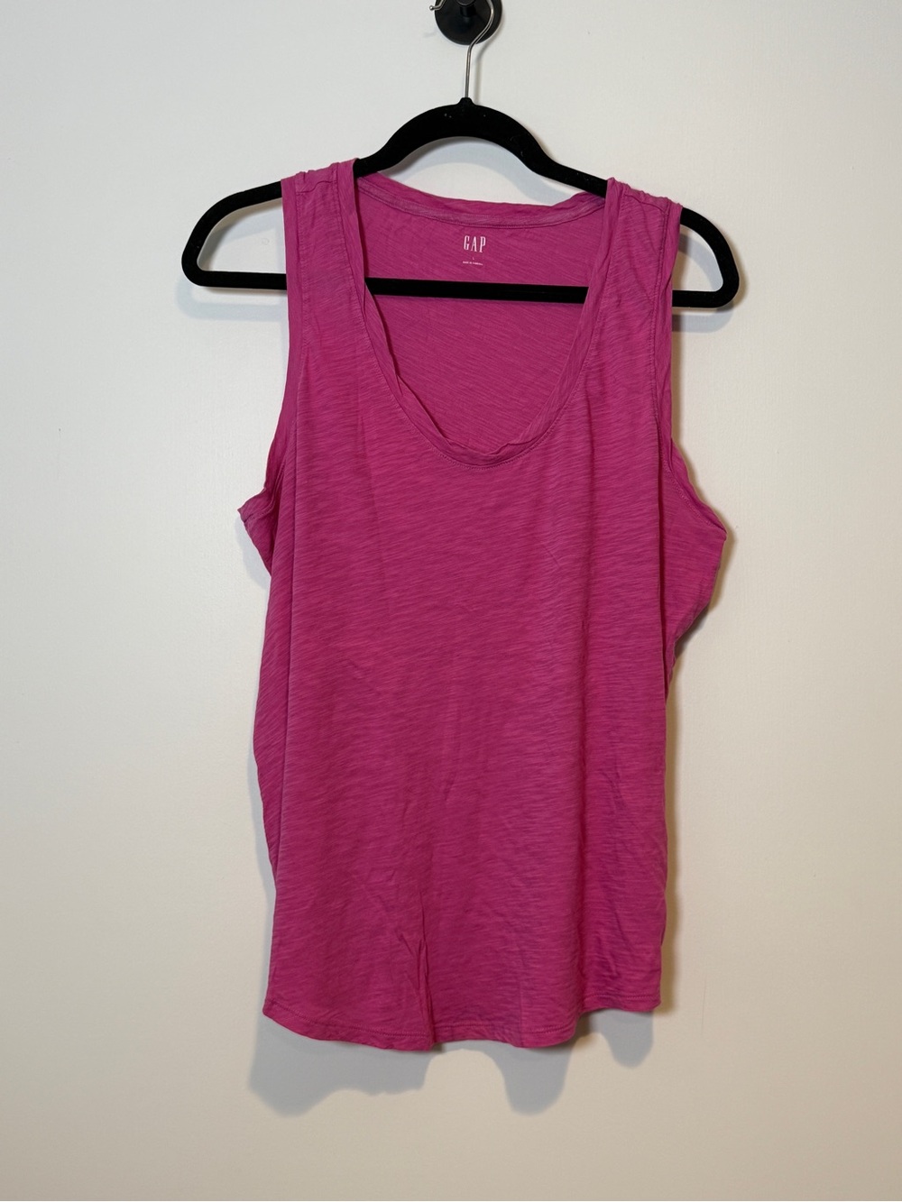 GAP Women's Bright Magenta Scoop Neck Tank